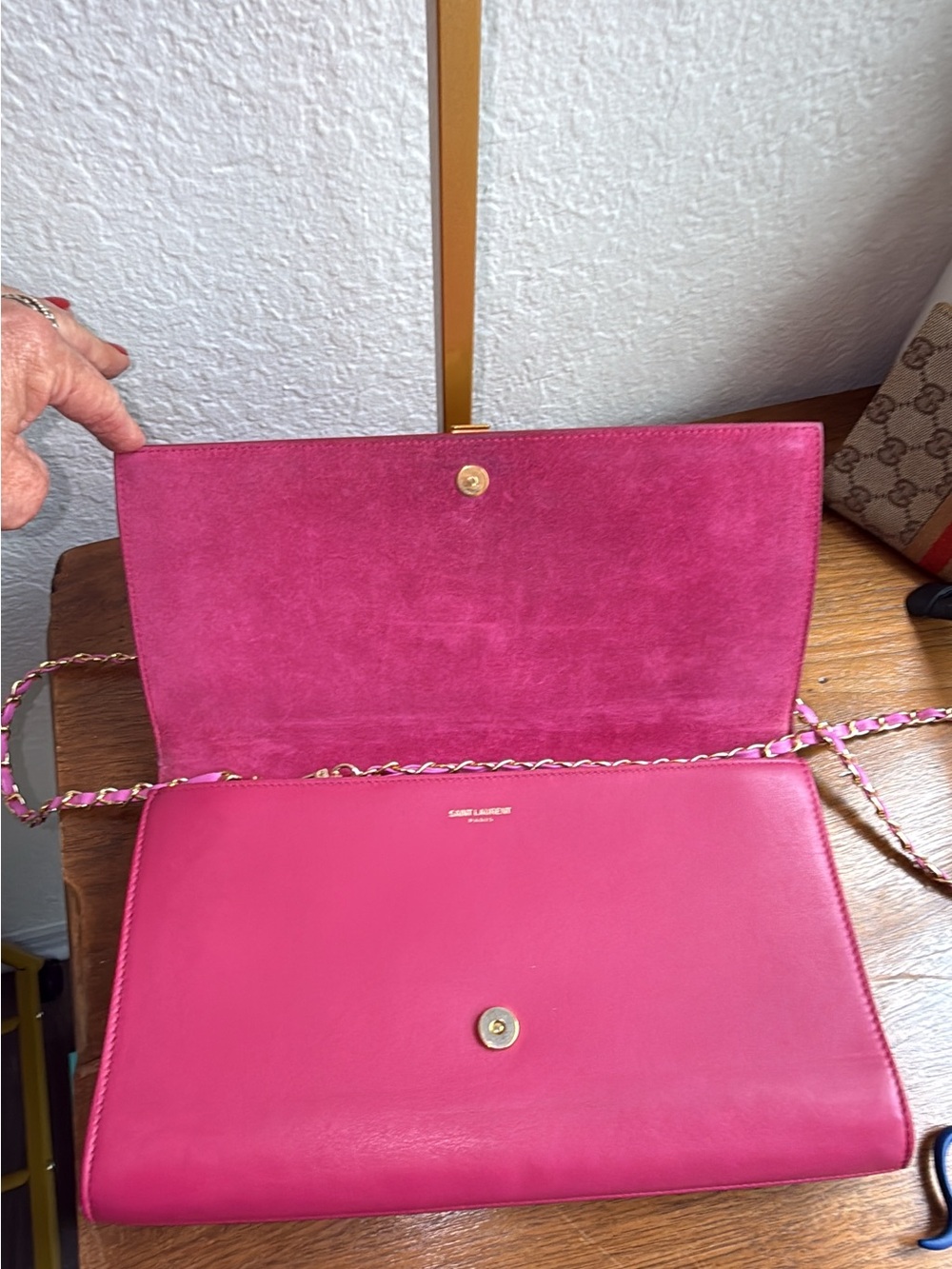 Yves Saint Laurent calfskin Classic Y Ligue clutch in Fuchsia authenticated - Picture 5 of 12